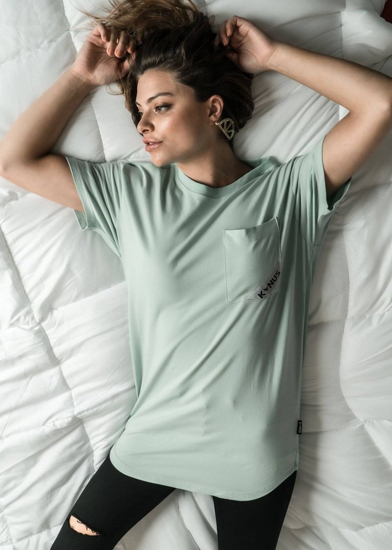 T-Shirt With Curved Hem - Mint