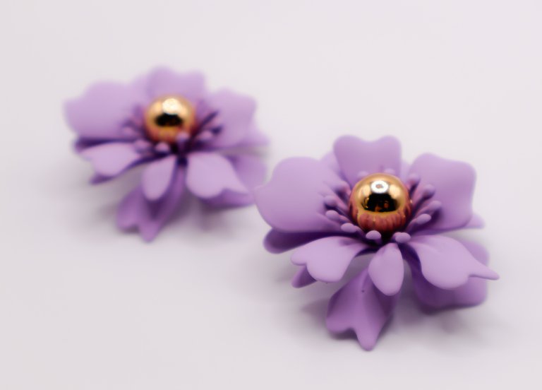 Purple Petal Glisten Earrings