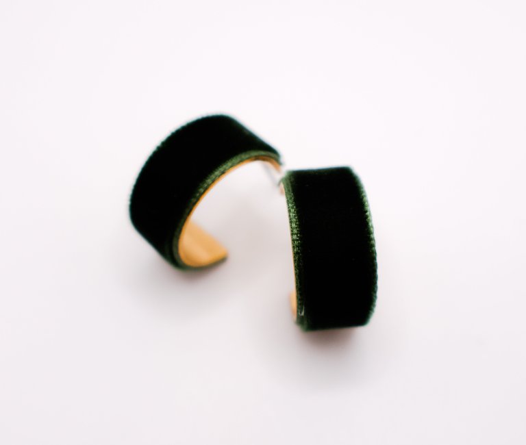 Velvet Elegance Earrings - Green