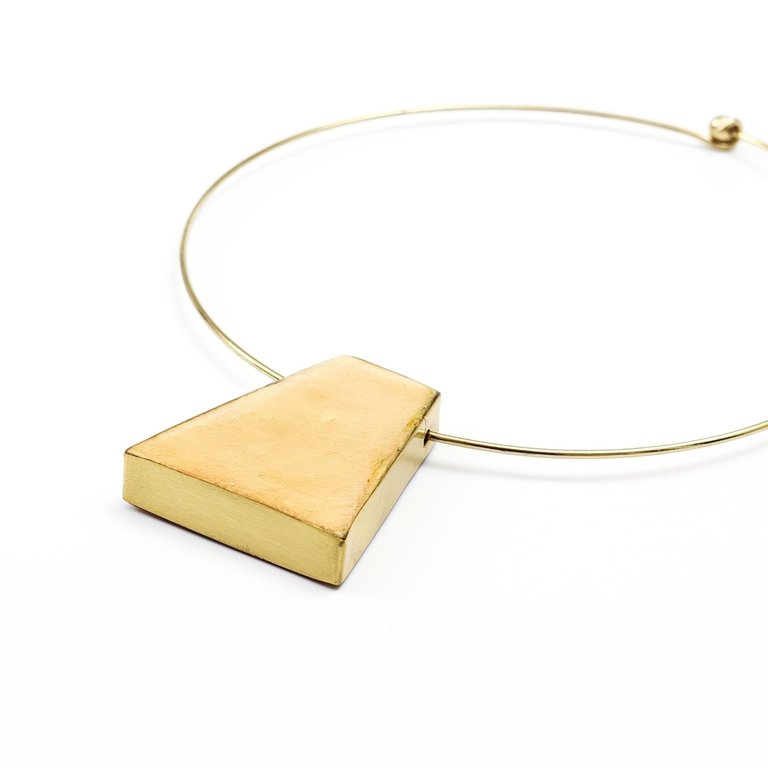 Brass Collar Necklace - Yunque Capiz Pendant