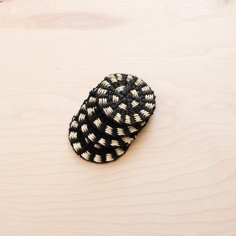 Two-Tone Round Braided Coasters - Set Of 4 - Natural Fiber - Black/White
