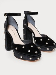 Selina Black Closed Toe Platform In Black