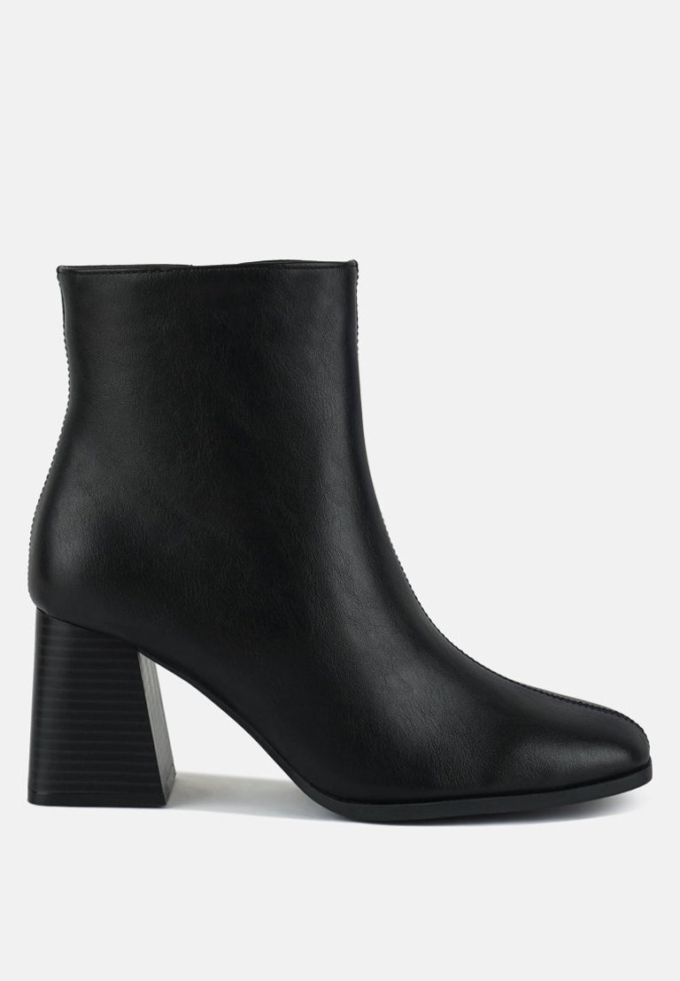 Cox Cut out Block Heeled Chelsea Boots - Black