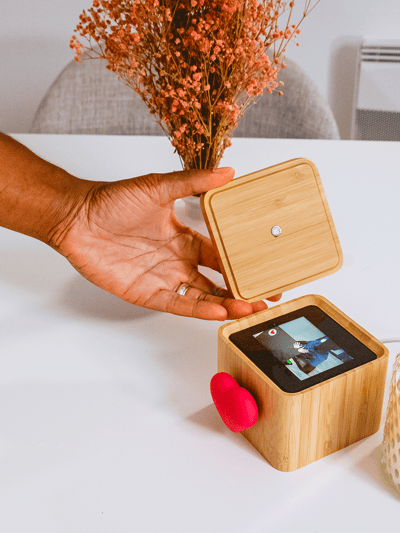 Lovebox Lovebox for Parents - Spinning Heart Messenger product
