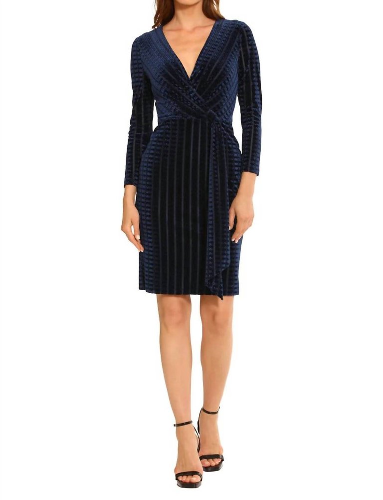 Lysandra Velvet Dress In Blue - Blue