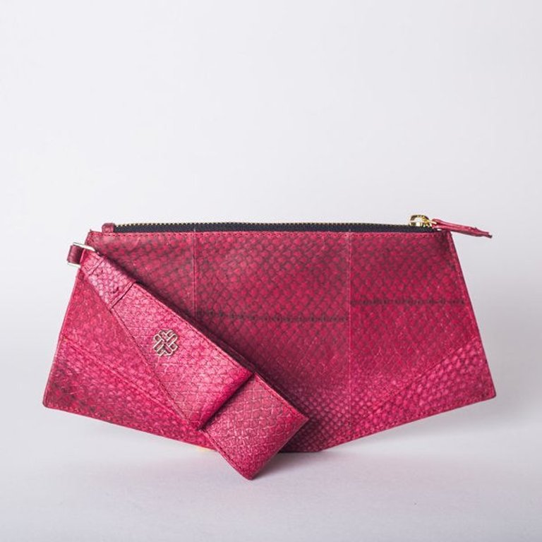 Caro Wristlet - Bordeaux in Salmon Leather