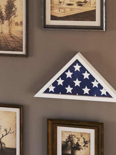 Merrick Lane Sabore White Solid Wood Military Memorial Flag Display Case For 9.5' x 5' American Veteran Flag product