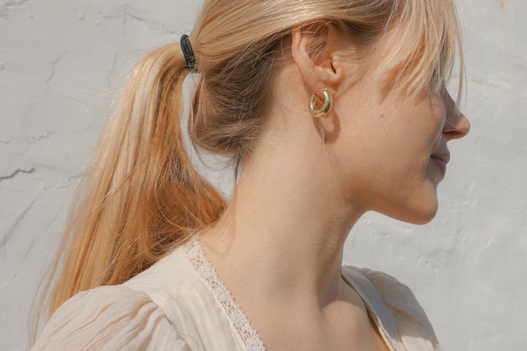 Small Chunky Hoops - 16K Yellow Gold