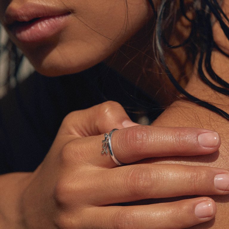 Femme Ring