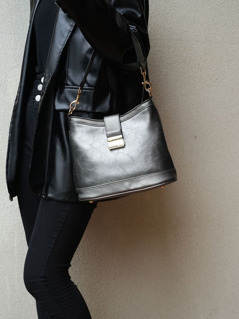 Pilar Vegan Leather Women’s Shoulder Bag
