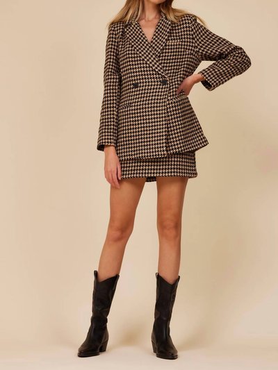 moodie Houndstooth Mini Skirt In Beige And Black product