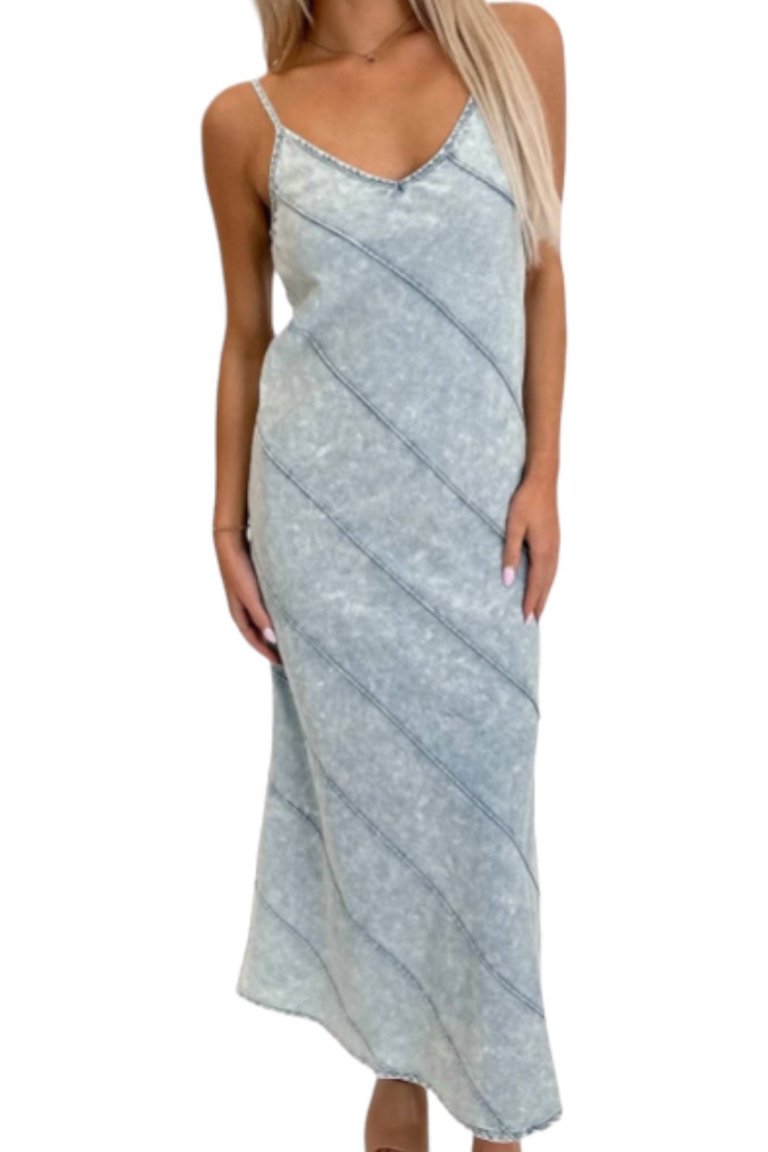 Denim Maxi Dress In Light Wash - Light Wash