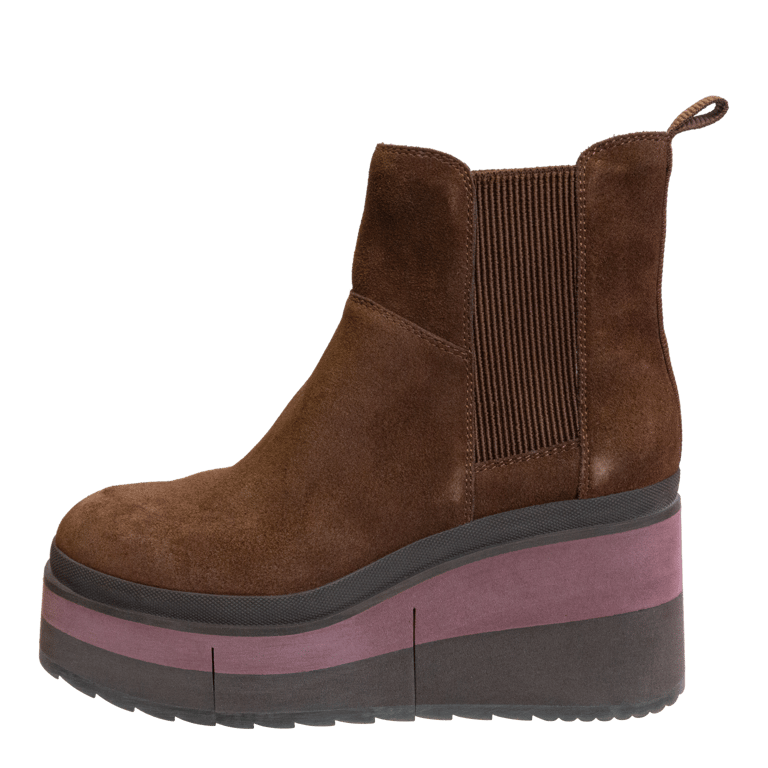 Guild Platform Chelsea Boots