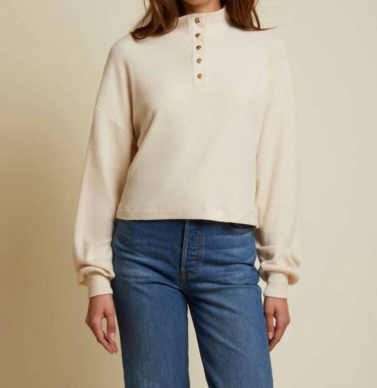 Evan Cropped Turtleneck Top In White Chocolate - White Chocolate