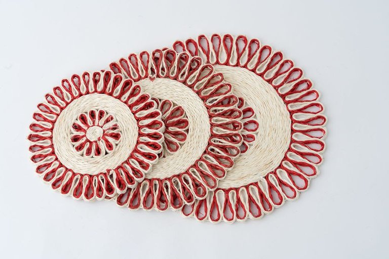 Handwoven Seagrass Placemat | Trivet | Red | 12" - Red