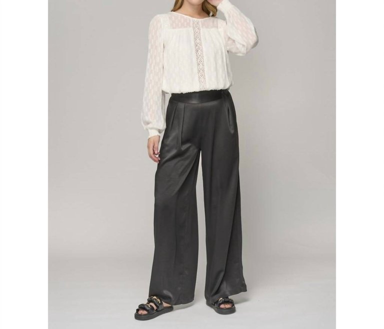 Oana Trousers In Black - Black