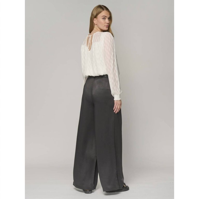 Oana Trousers In Black