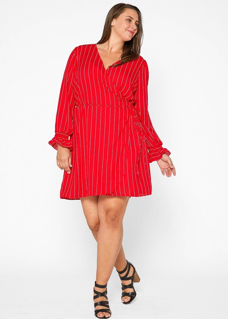 Plus Size Smocked Bell Sleeve Wrap Dress - Red - Red