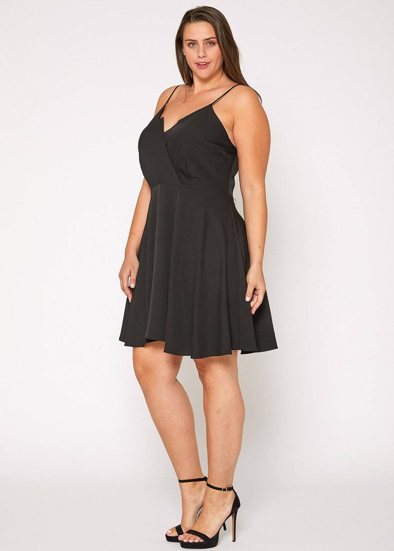 Plus Size V-Neck Spaghetti Strap Cocktail Dress In Black