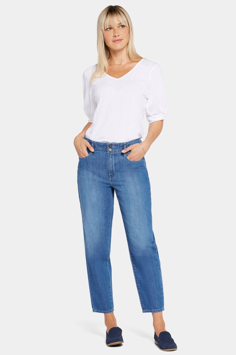 Iconic Mom Jeans - Roslyn - Roslyn