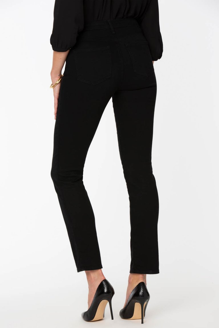 Sheri Slim Jeans In Petite - Black