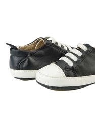Black/White Eazy Tread Shoes - Black/White