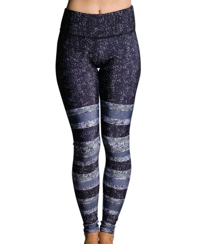 Graphic Leggings In Onz Textured Stripe - Onz Textured Stripe