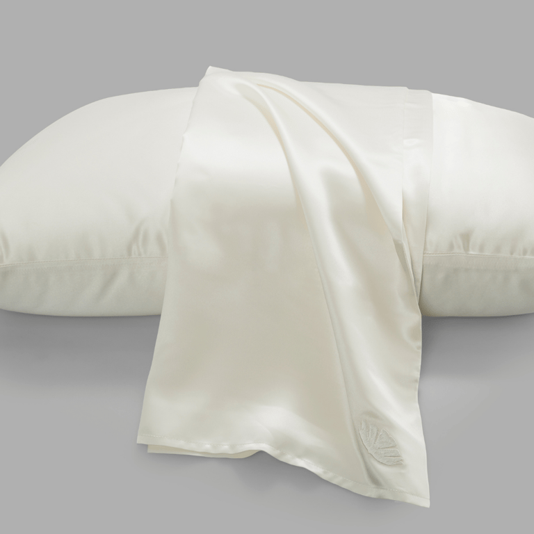 Silk Pillowcase With Embroidery - White