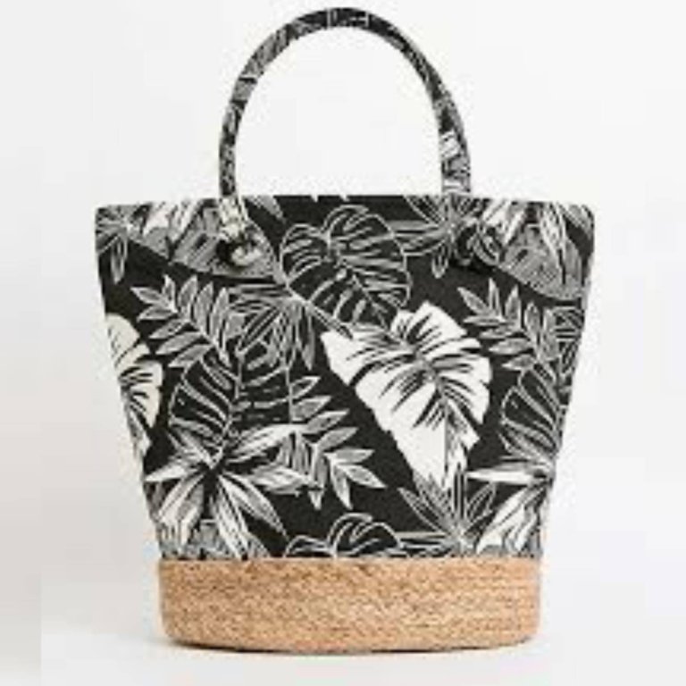 Kai Tote In Black And White - Black And White