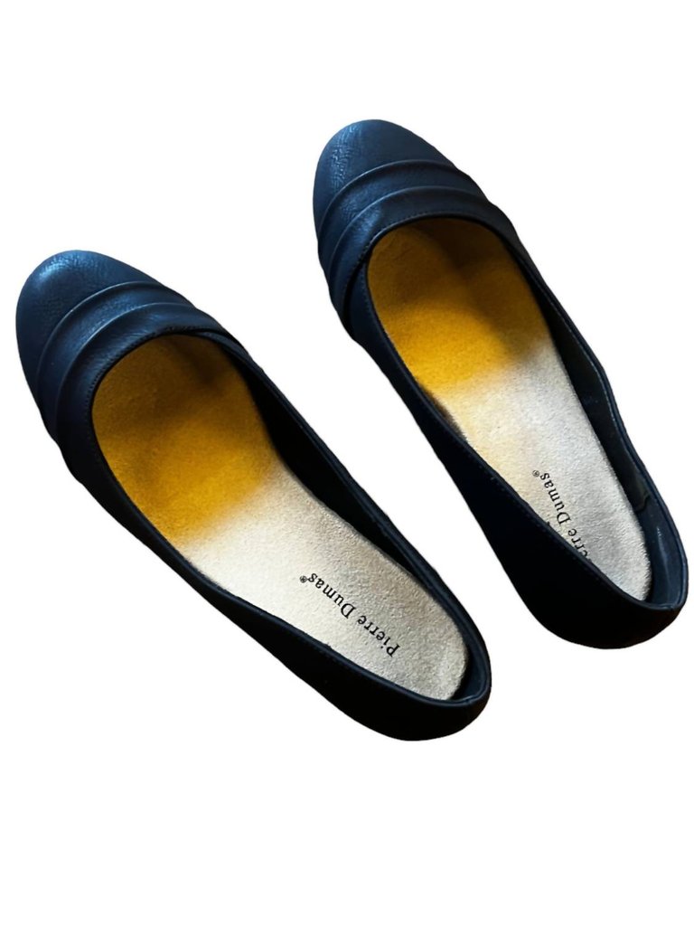 Women's Kiana Flats In Black