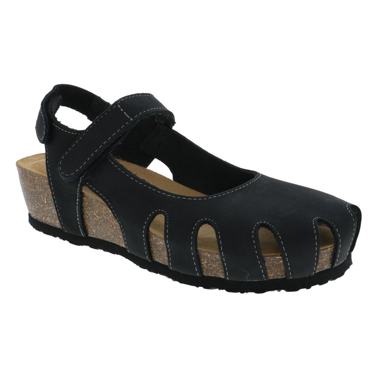 Amy Sandal In Black - Black