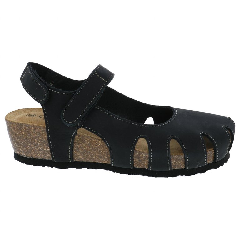 Amy Sandal In Black