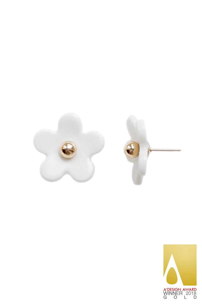 Everyday Porcelain Daisy Stud Earrings