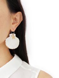 Golden Edge Clam Shell With Starfish Hoop Earrings