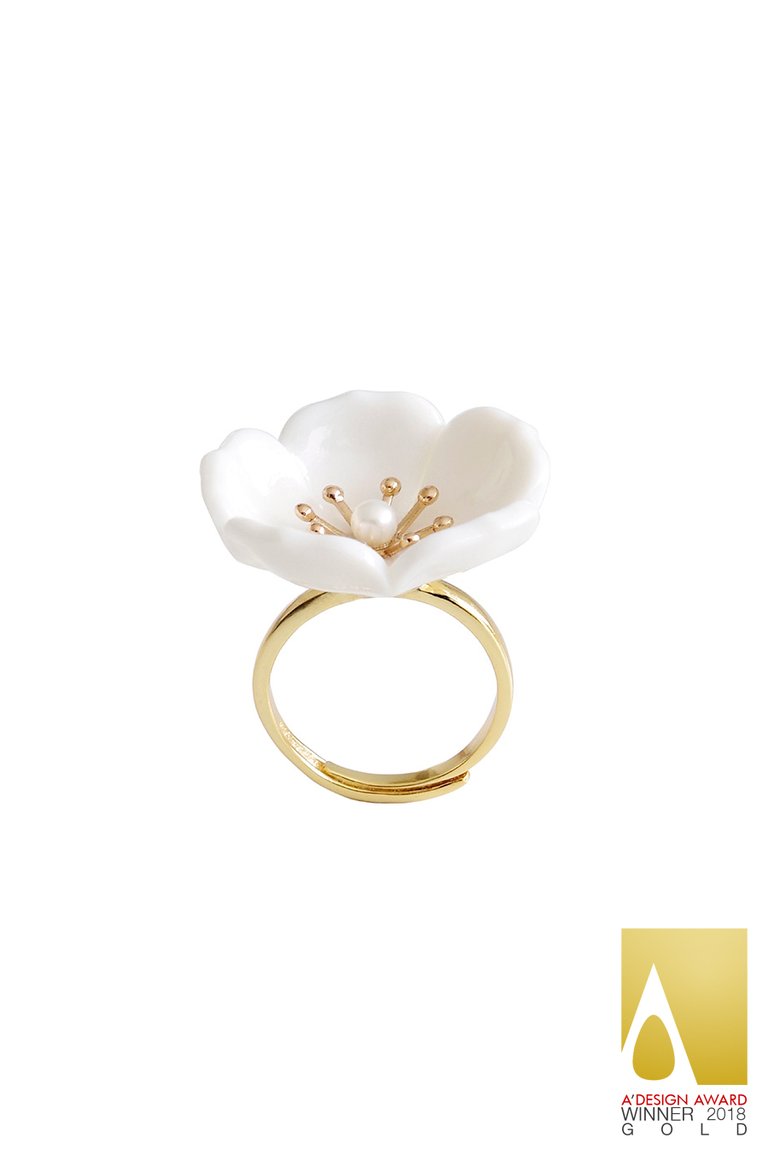 Snow-White Plum Blossom Ring - White/Gold