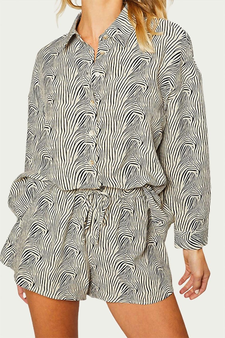 Oversized Zebra-Print Textured Shirt In Beige/Black - Beige/Black