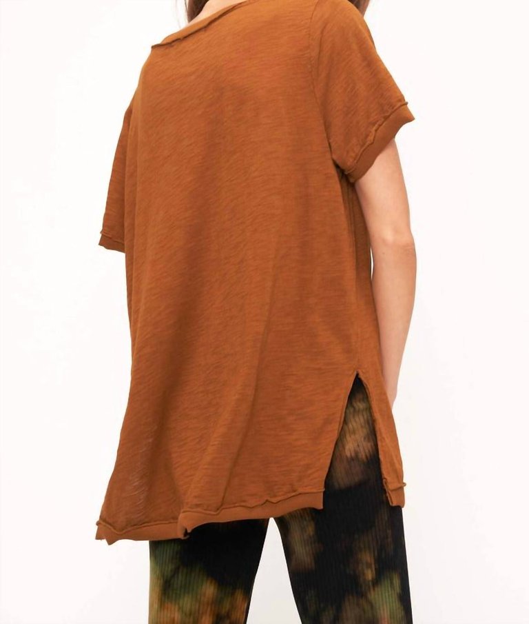 Knock Out V-Neck Tee In Cinnamon Spice