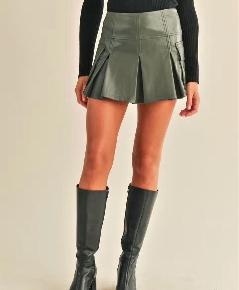 Pleated Cargo Skort In Olive - Olive