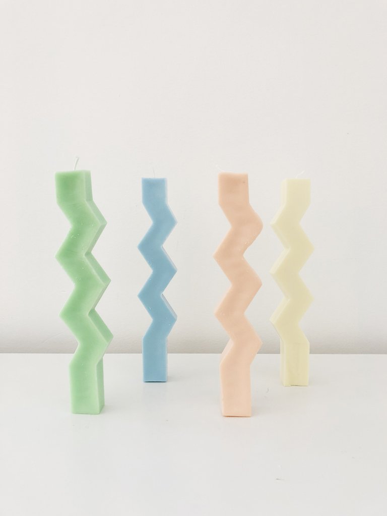 Zig Zag Standing Candlesticks