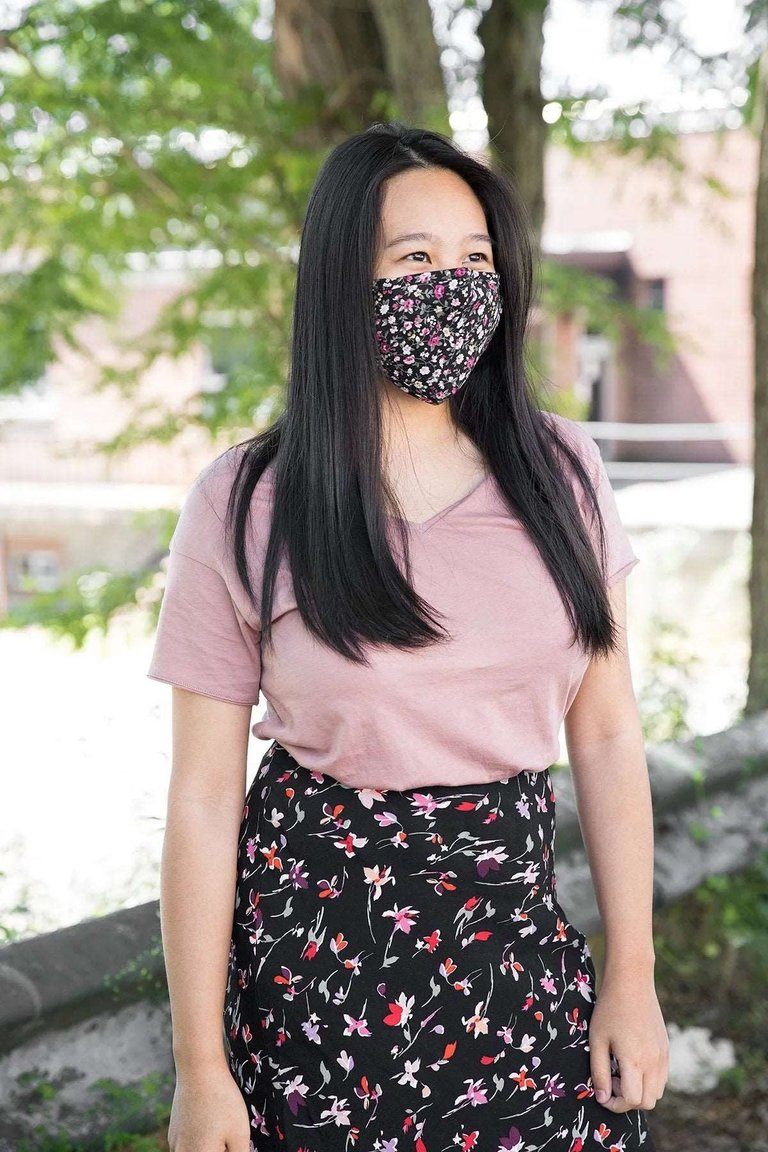 Adjustable Floral Face Mask with Two PM2.5 Filters - Black