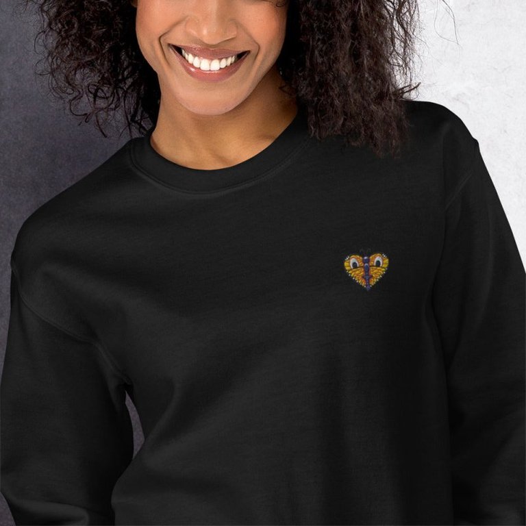 Unisex Round Neck Butterfly Heart Sweatshirt - Black