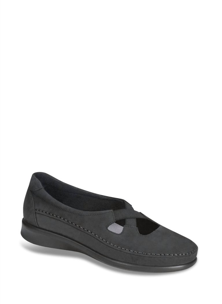 Crissy Slip On Loafer - Medium In Nero - Nero