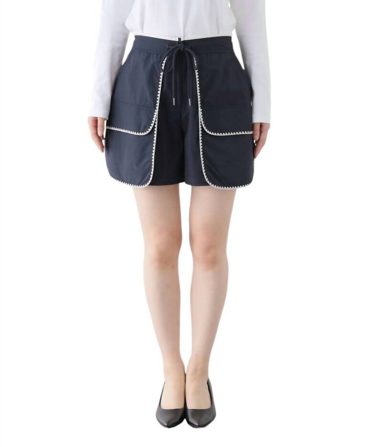 Evelyn Windbreaker Shorts In Navy - Navy