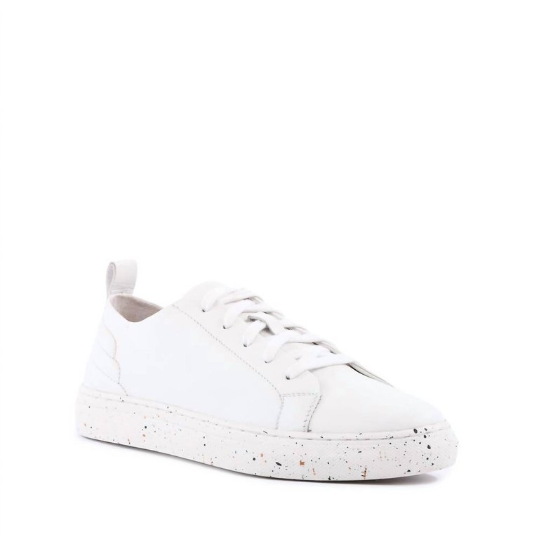 Women's Renew Sneakers In White - White