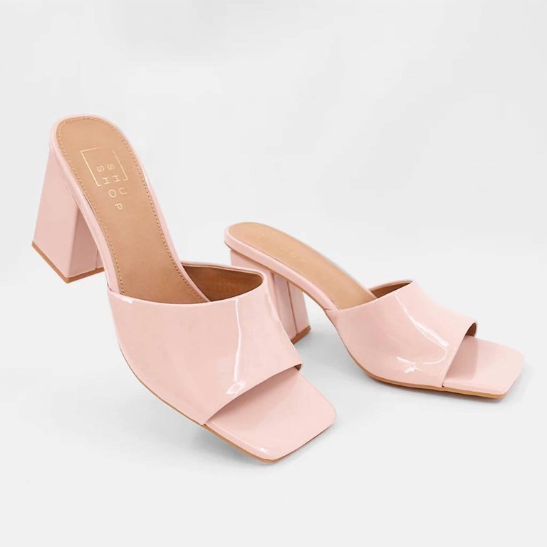 Gillian Heel In Pink