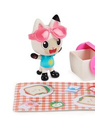 Gabby’s Dollhouse Carlita and Pandy Paws Picnic Set