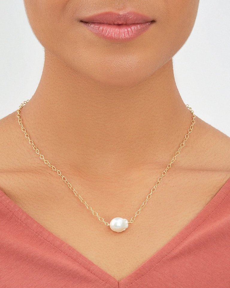 Medium Pearl Pendant Necklace