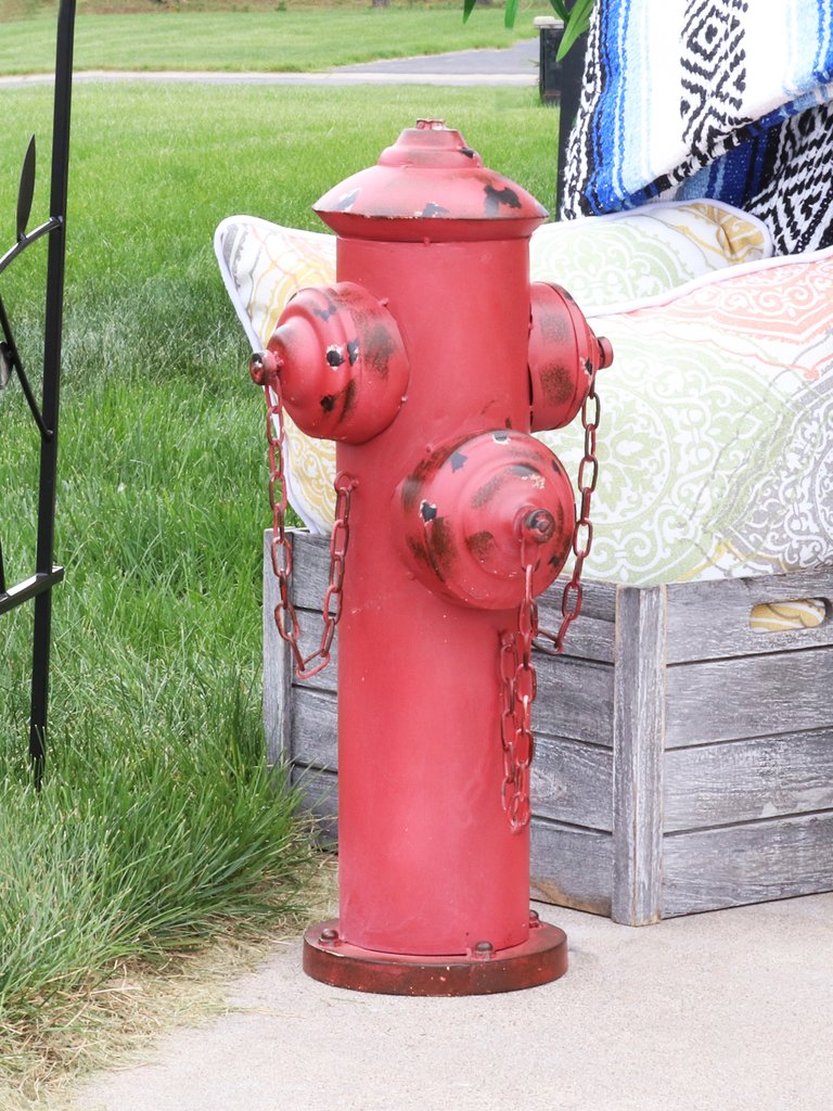 Sunnydaze Fire Hydrant Metal Outdoor Statue - 21.5 in