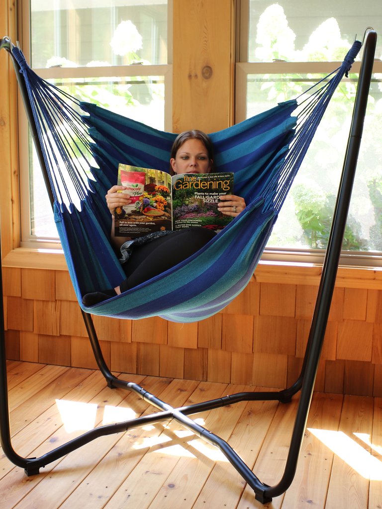 Sunnydaze Hanging Rope Hammock Chair Swing with Space-Saving Stand