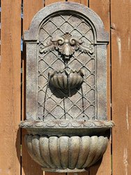 Venetian Solar with Battery Wall Fountain